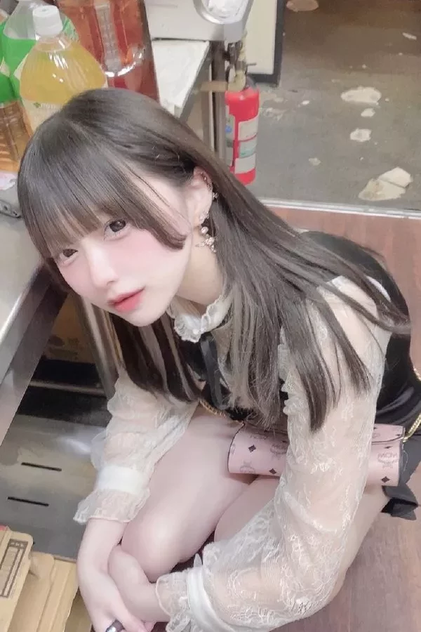 【2日限定】可愛い学生さんに車内でペロペロしてもらいました【期間限定】