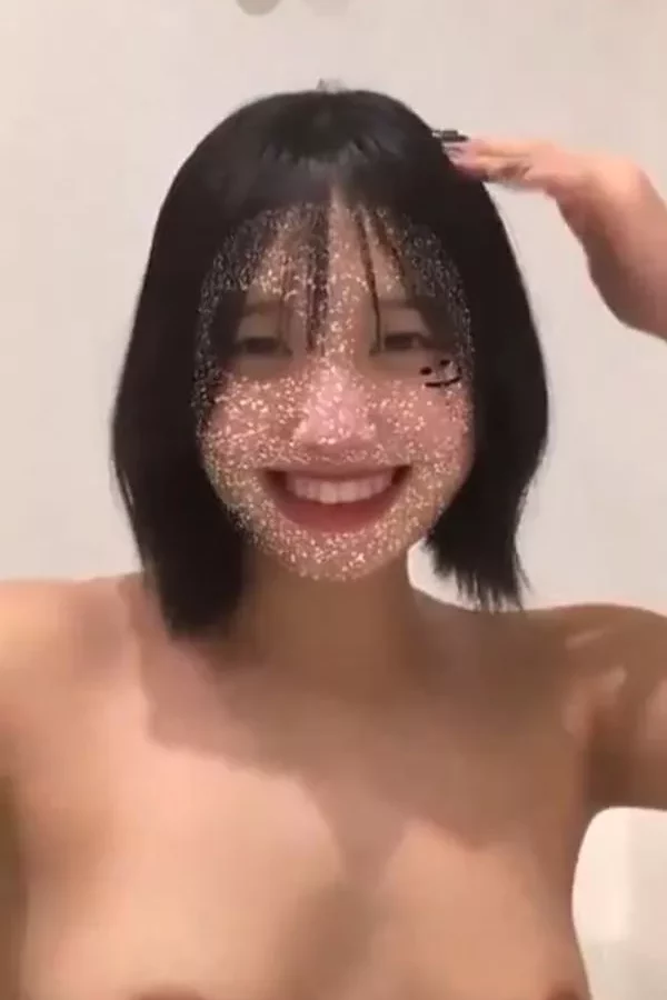 例子的那個孩子在浴室裡全裸直播☆放*+98