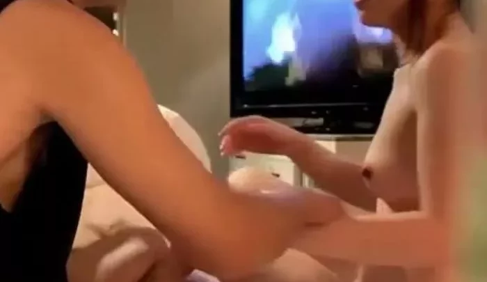ともせく※同級生に迫られ久しぶりのSEXで、どがいしよっとと言いながら喘ぐ女友達
