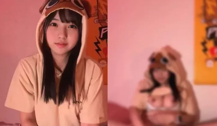 Dildo d'onanisme d'une belle femme fan de Monster Hunter