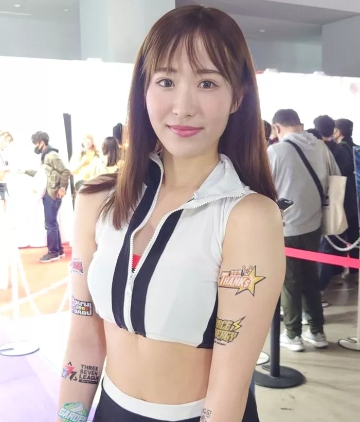 여자 대학생 그라돌의 위험한 비밀 아르바이트!