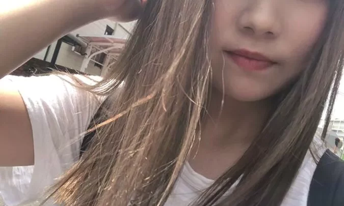 【画像32枚・動画10本】日焼け跡がまぶしい新妻がパイパンマンコを見せつける