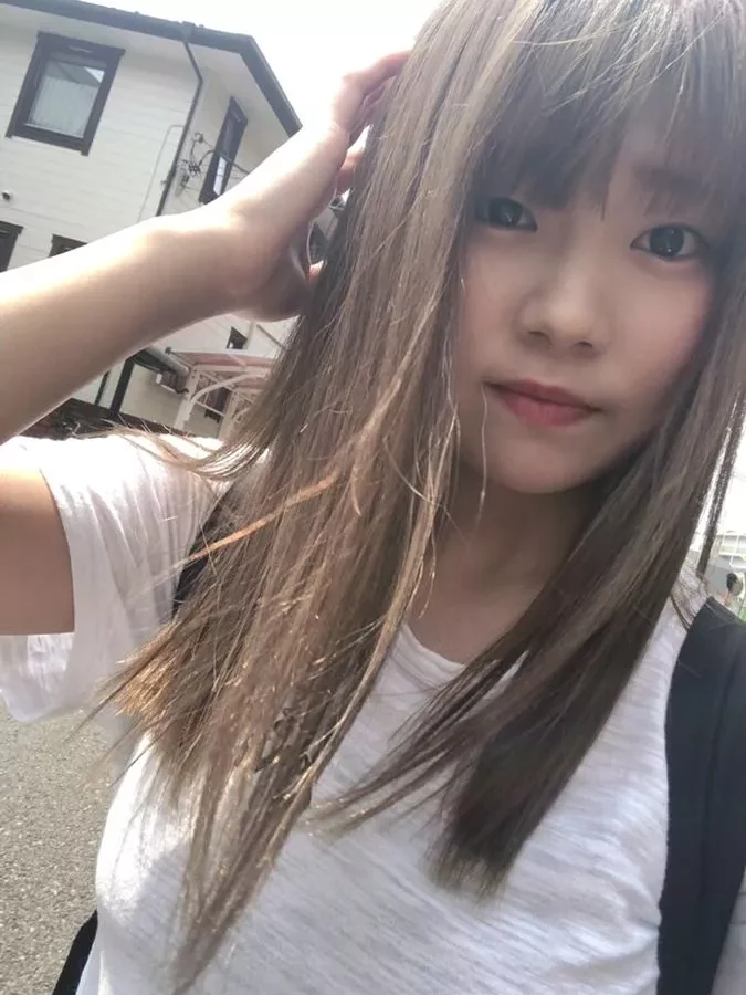 【圖片32張・影片10部】曬傷的美麗新娘展示光滑的私處