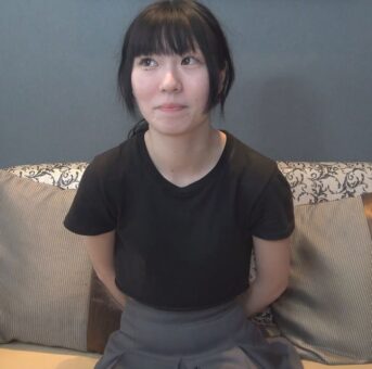 【無】１９才の可愛すぎる地下アイドル、初体験で中出しまでされる貴重映像！◆正規完品（7.9GB）《短期掲載》