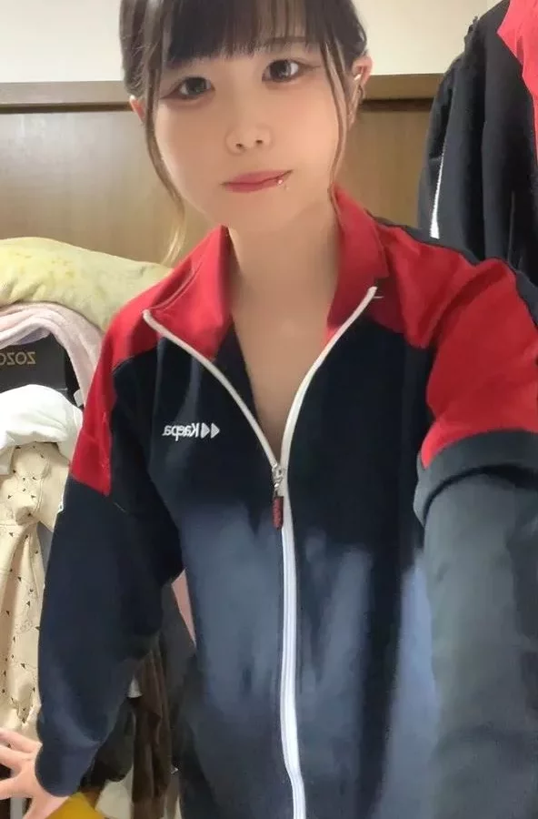 주말에만 입술 예쁜 여성 셀카 자위