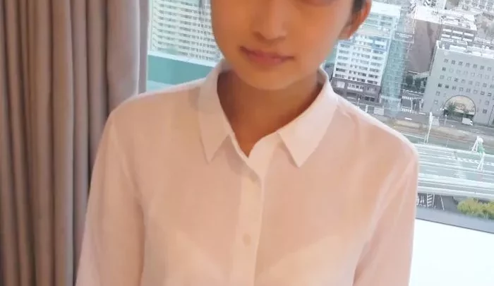 卒業したての優秀美人就活生に中出し