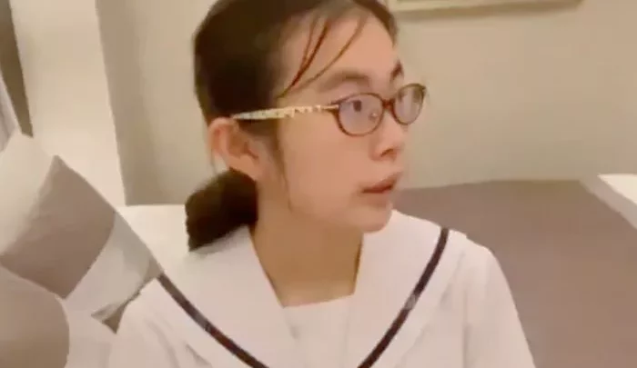 Super rare ! 3P avec une fille studieuse d'une université nationale.