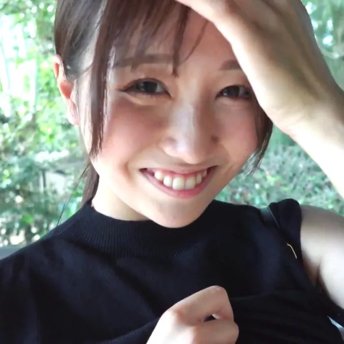 【無修正】和可愛的人妻愉快地做愛並內射。