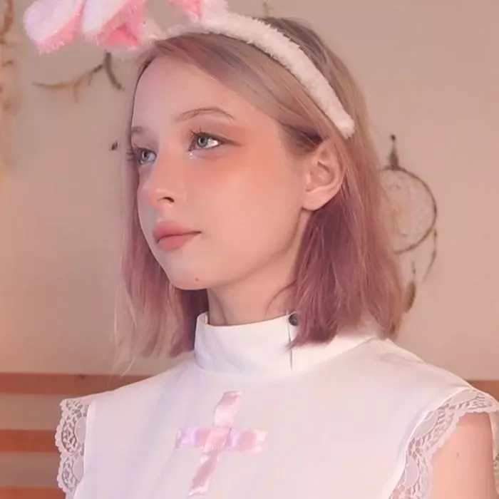 妖精系美女與自慰互看遊戲第4部分 – HD高畫質