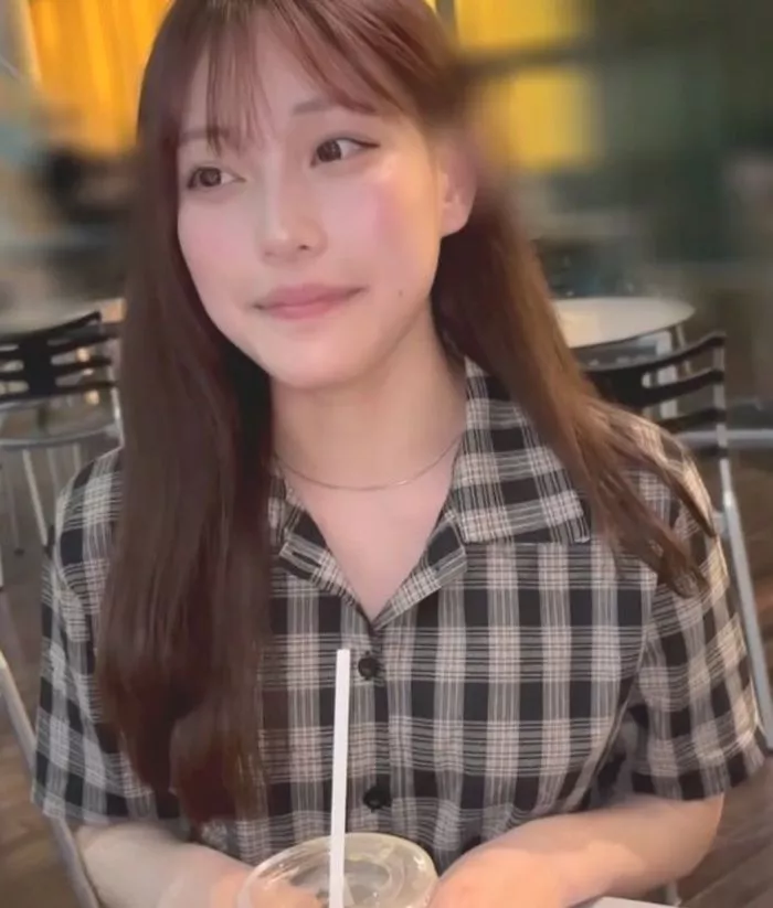【No・5.35 GB】 A refined and elegant young lady unexpectedly filmed in a sexual encounter! Two large internal ejaculations into her inexperienced, untouched vagina.