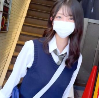【話題作】炎上＆活動休止中　18歳アイドル研修生。反省の色一切無しで顔出し出演　禁断の映像初公開。
