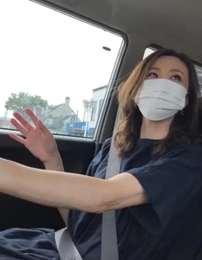 在PTA幹部的聚會上，我和一位已婚女性變得親密，結果發展成了不倫關係。