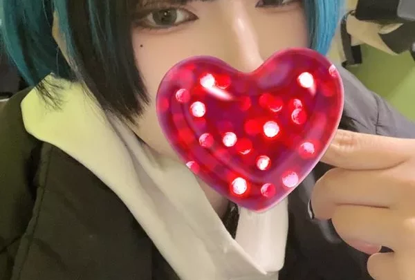 【zip】可愛い青髪ちゃんのトイレ自撮り