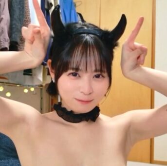 【神回】激カワひかりちゃん小悪魔コスで潮吹きオナ・ライブチャット