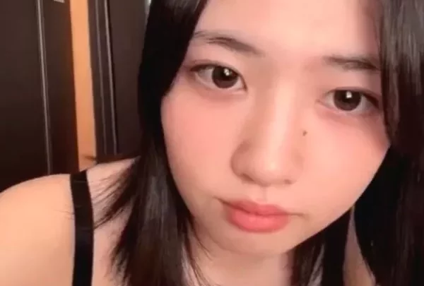 【zip】めちゃくちゃ美巨乳な子の自撮り