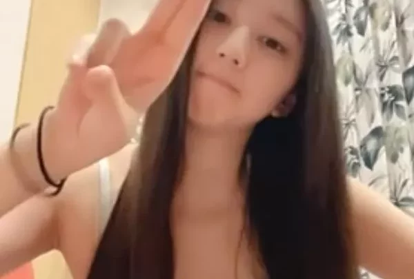 【無】体の隅々まで見せてくれるえっろい奇麗なお姉さん♡