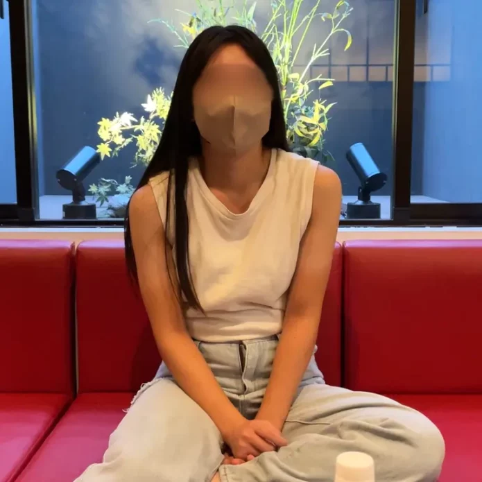 美人な會社員24歳。弱い箇所を知られ盡くした彼女は汗だくで肉棒にイカされまくる→大量中出し。(HD720P) (fc4631394)