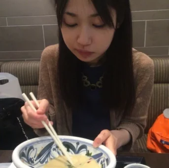 【画像25枚・動画6本】「もう敏感なんだから」と嬉しそうにチンポをしごく準看の彼女がごっくん
