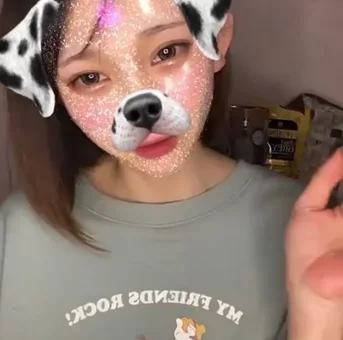 腹筋がエロい巨乳美女