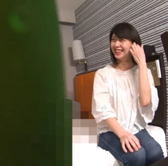 こんな真面目な女でもマ〇コ売り。世の中オワてますわ。