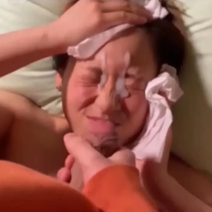 【無】童貞の大学生が友達の彼女にフェラさせてる動画です