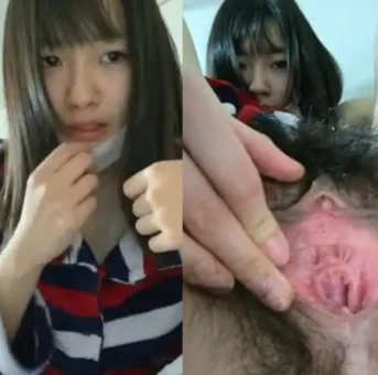可愛い顔で未処理のあそこを広げてオナみせする素人ちゃん