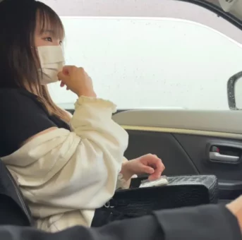 【桜花爛漫】可憐な女性と車内で（特典にてフルバージョンをご提供します）