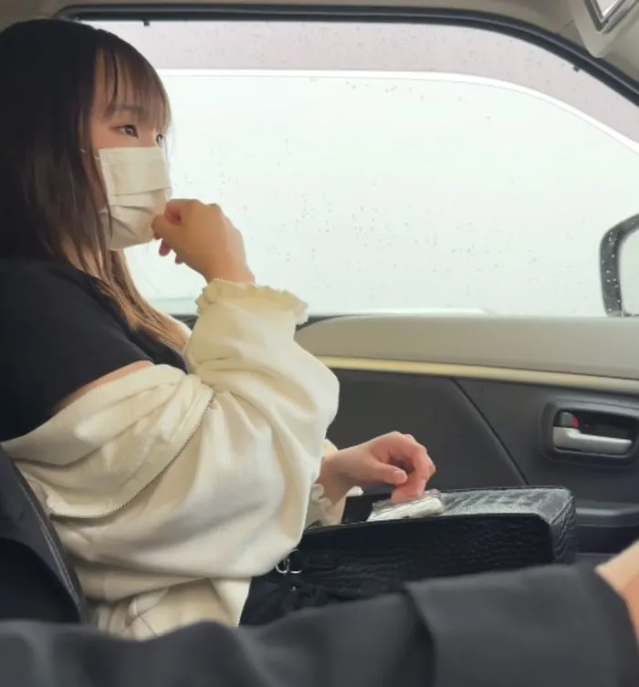 【桜花爛漫】可憐な女性と車内で（特典にてフルバージョンをご提供します）