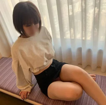 【顔出し】【ハメ撮り・中出し】旦那に勝手に身分証使われて借金させられた人妻は、利息が払えないので、第二弾
(4K) (fc4337405)