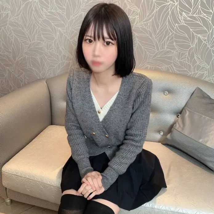 ドル級18歳の音大生。歴代彼氏1人のピュアすぎる色白スレンダーな初々しいカラダをたっぷり堪能、大量中出し。
(HD1080P) (fc4396666)