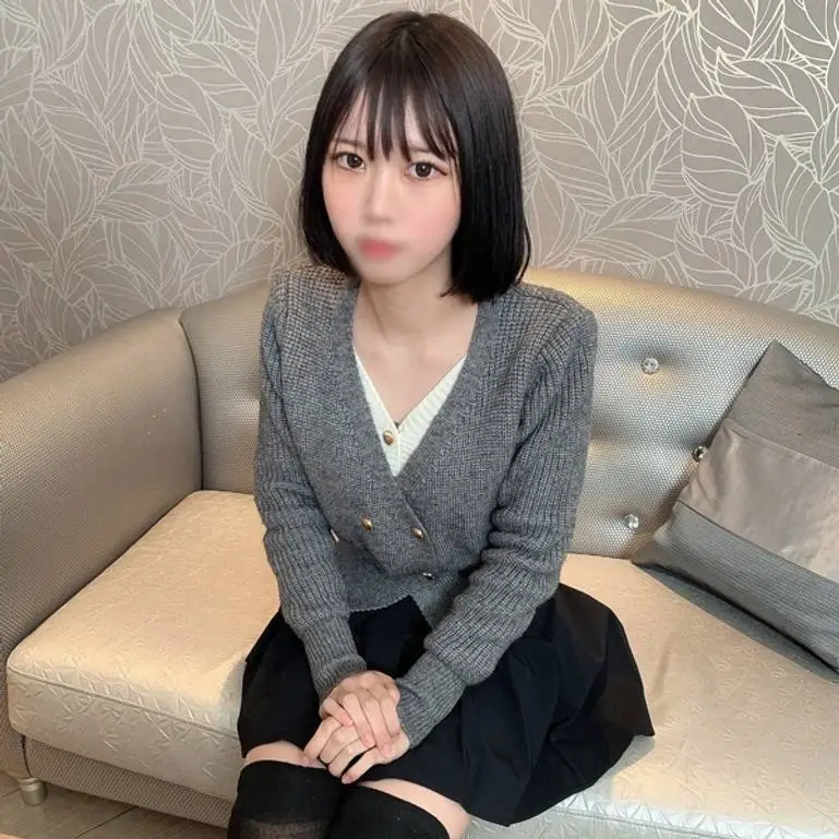 ドル級18歳の音大生。歴代彼氏1人のピュアすぎる色白スレンダーな初々しいカラダをたっぷり堪能、大量中出し。
(HD1080P) (fc4396666)