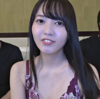 ース＃42　新年早々に童貞筆おろしでたっぷり2発中出しされちゃう　リカちゃん（24）の場合【特典付き】
(HD1080P) (fc4415240)