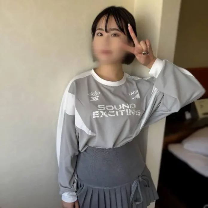 【無】潮吹き厳禁！！黒髪ショートカット女子○生がエロすぎて堪らなかったので○中出し。。
(HD1080P) (fc4434676)