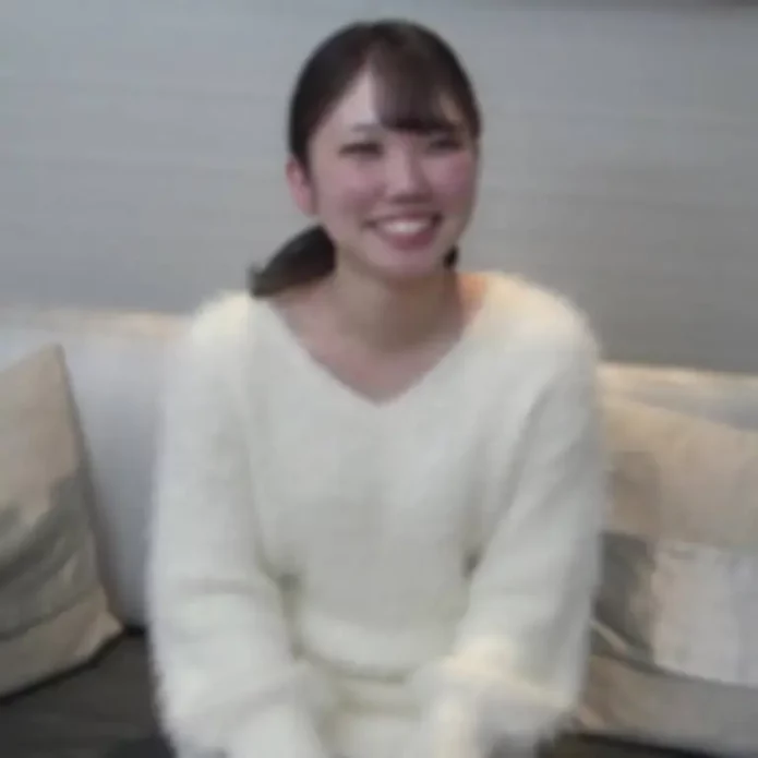 先生を目指す大学生。ほんわか明るい普通の女の子が一番の好物！かわいい笑顔もひとたびベッドへ行くと・・・
(HD1080P) (fc4494697)