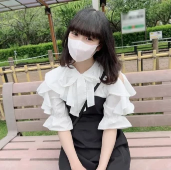 に連れ込み未成熟な躰に生中出し！！竹林に響き渡る可愛い喘ぎ声とパンパン音がたまらなく興奮した・・・
(HD1080P) (fc4502602)