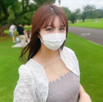 定のｵﾀｸ22歳大学性。奨学金返済で苦渋の決断。ﾊﾒ撮りに戸惑いながらも甘い声で喘ぐ彼女に2度の中出し
(HD1080P) (fc4503128)