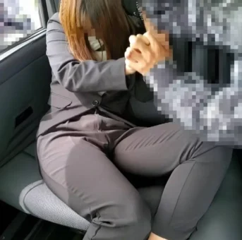 【個人】元地方女アナ妻 旦那に内緒で借金を繰り返し逃亡、規格外のお潮で返済開始(HD1080P) (fc4522708)