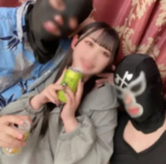 【連続４発中出し】ホームパーティーと称して、高飛車な女を誰が早く孕ませられるかゲームしてきた。
(HD1080P) (fc4524304)