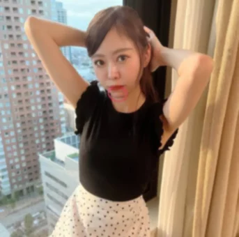クエストにより再登場。女子醫大生の色白美人スレンダー。インテリなお嬢様に底辺男が上下の口を精液で汚す。
(HD1080P) (fc4541913)