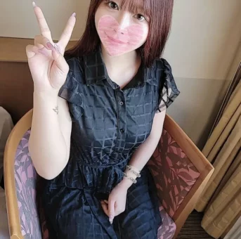 りますよ～ドタキャン現場の救世主はスタッフの美人彼女。予想以上に可愛い彼女は今年イチ間違いナシ！！  【期間限
(4K) (fc4546852)