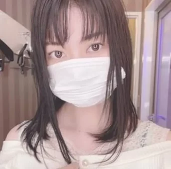 撮】某球場ビ一ルの現ナンバーワン売り子・スタイル抜群色白美女ハメ撮り映像80分 【特典で高畫質】
(HD1080P) (fc4547276)