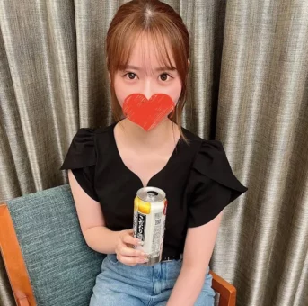 った美女。初対面の底辺チンポに恥じらいつつも、 日ごろのストレスで敏感に感じて中出しをゆる.-してしまう。
(HD1080P) (fc4548145)