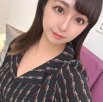 才色兼備！Fカップ美BODYえりかちゃん。彼氏がいるのに何度も膣イキ昇天合計６體位の本能剝き出しセックス
(HD1080P) (fc4565574)