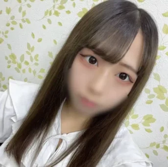顔出し可愛い19歳のえなちゃんに危○日だけどお構いなしの生チンポ挿入で何度もイキまくりの中出しハメ！
(4K) (fc4584416)
