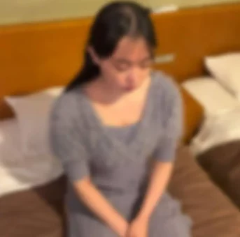 前回の他人棒での気持ちよさが忘れられなくて來たんじゃないかと思うほど、膣からぐちゅぐちゅといやらしい音を
(4K) (fc4664535)
