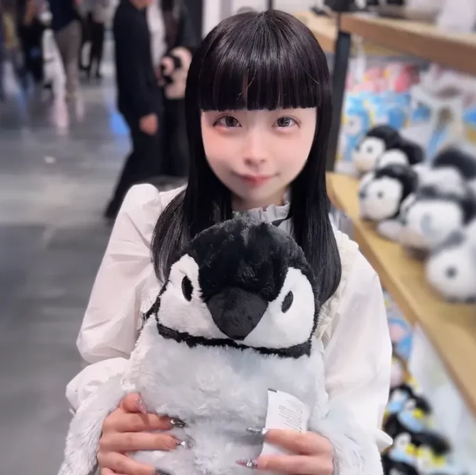 し【未公開】148㎝圧倒的の18歳ｺﾝｶﾌｪ嬢。汗たっぷりの巨根にﾒｽ顔発令。発情した膣に2度の種付け。。。
(HD1080P) (fc4687524)