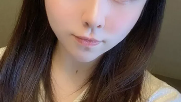 美尻色白グラマラスなえりなちゃん、ピンクのオマンコで電マ連続絶頂 FC2-PPV-4792465