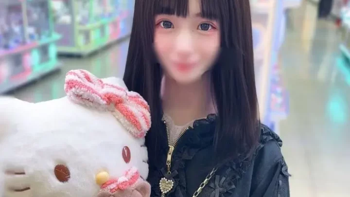 FC2-PPV-4811477 Fille loli exceptionnelle de 48 cm, ne pouvant résister à ses petits seins doux, éjaculation à l'intérieur.