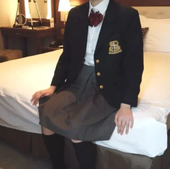 「期間限定　女優になります　最後の制服　妃李　１８歳」