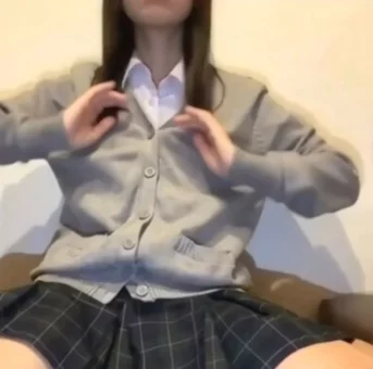 えろ可愛い制服むすめオナニー